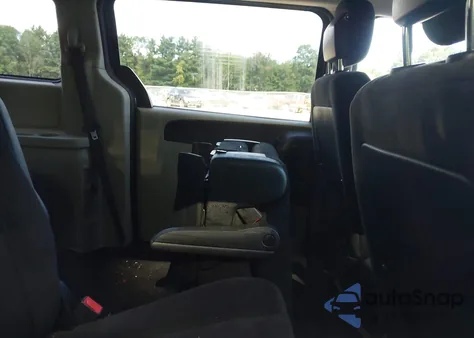 2015 Dodge Grand Caravan Sxt z USA, uszkodzony, nr VIN 2C4RDGCG4FR516535